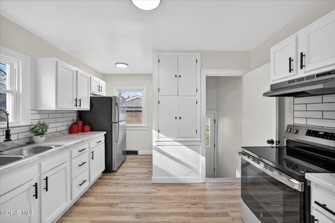 Tiny photo for 2820 Claredale Road, Toledo, OH 43613 (MLS # 10005066)