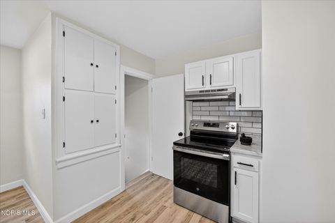 Tiny photo for 2820 Claredale Road, Toledo, OH 43613 (MLS # 10005066)