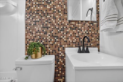 Tiny photo for 2820 Claredale Road, Toledo, OH 43613 (MLS # 10005066)