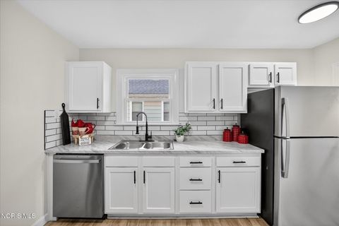 Tiny photo for 2820 Claredale Road, Toledo, OH 43613 (MLS # 10005066)