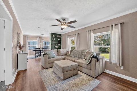Tiny photo for 1099 Elco Avenue, Maumee, OH 43537 (MLS # 10013484)