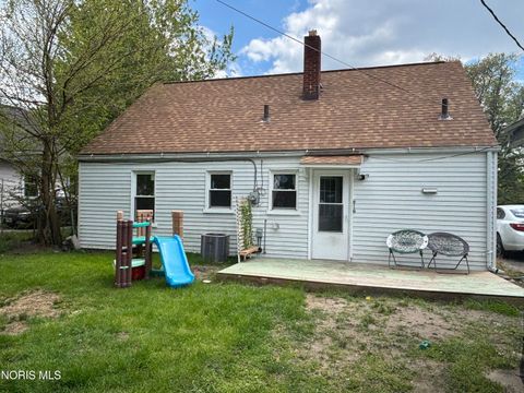 Tiny photo for 2336 Murray Drive, Toledo, OH 43613 (MLS # 10007431)