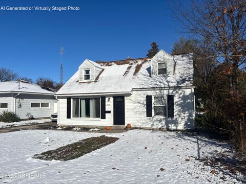 Photo of 2336 Murray Drive, Toledo, OH 43613 (MLS # 10007431)