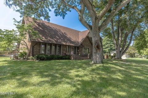 Tiny photo for 2240 Tanglewood Drive, Toledo, OH 43614 (MLS # 10012377)