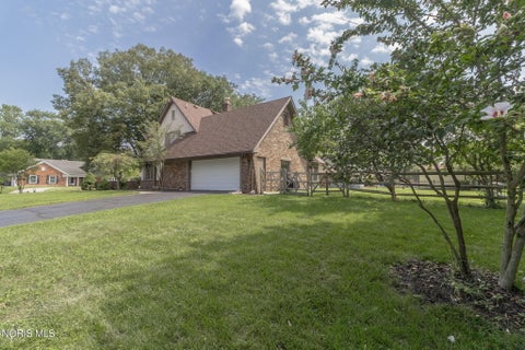 Tiny photo for 2240 Tanglewood Drive, Toledo, OH 43614 (MLS # 10012377)
