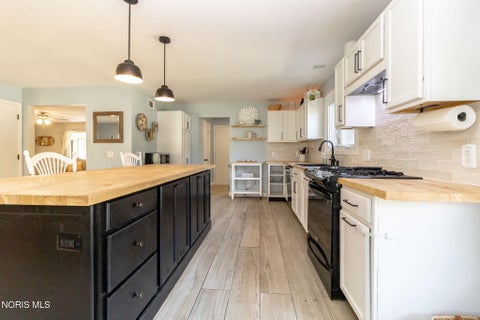Tiny photo for 2240 Tanglewood Drive, Toledo, OH 43614 (MLS # 10012377)