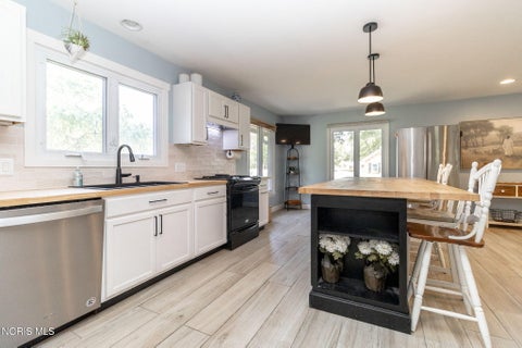 Tiny photo for 2240 Tanglewood Drive, Toledo, OH 43614 (MLS # 10012377)