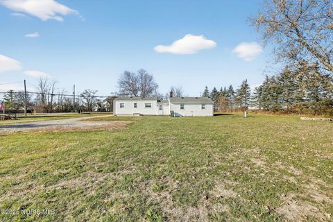 Tiny photo for 24584 Mccutchenville Road, Perrysburg, OH 43551 (MLS # 10001599)