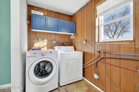 Tiny photo for 24584 Mccutchenville Road, Perrysburg, OH 43551 (MLS # 10001599)