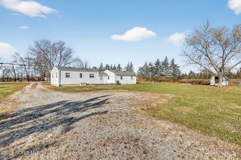 Tiny photo for 24584 Mccutchenville Road, Perrysburg, OH 43551 (MLS # 10001599)