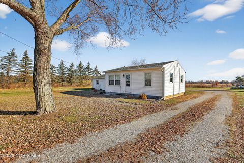 Tiny photo for 24584 Mccutchenville Road, Perrysburg, OH 43551 (MLS # 10001599)