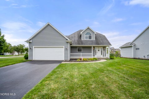 Photo of 1954 Horseshoe Bend Drive, Perrysburg, OH 43551 (MLS # 10012172)