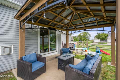 Tiny photo for 1954 Horseshoe Bend Drive, Perrysburg, OH 43551 (MLS # 10012172)