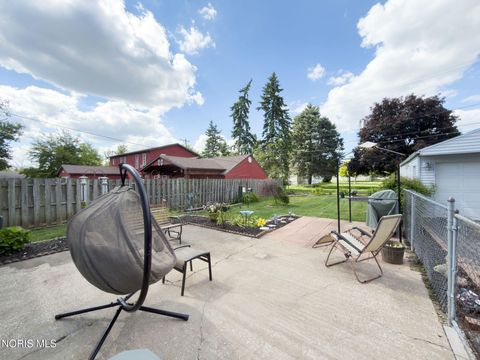 Tiny photo for 408 Dillrose Drive, Northwood, OH 43619 (MLS # 10009657)