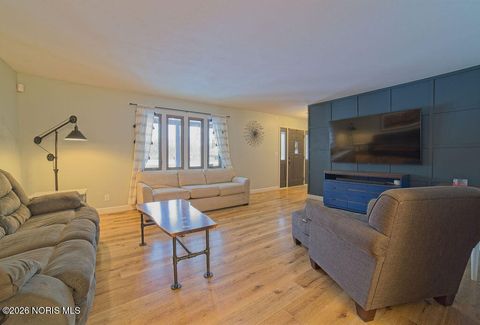 Tiny photo for 542 Bright Road, Findlay, OH 45840 (MLS # 10003494)