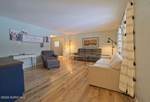 Tiny photo for 542 Bright Road, Findlay, OH 45840 (MLS # 10003494)