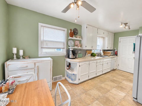 Tiny photo for 2711 Claredale Road, Toledo, OH 43613 (MLS # 10014537)