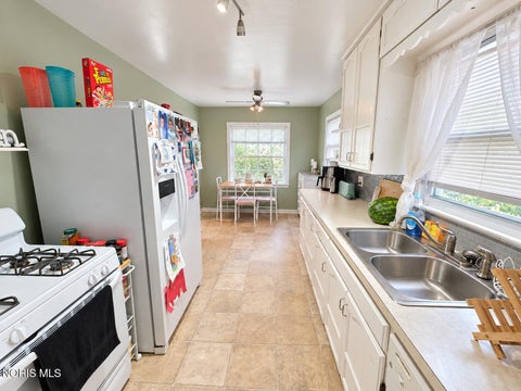 Tiny photo for 2711 Claredale Road, Toledo, OH 43613 (MLS # 10014537)