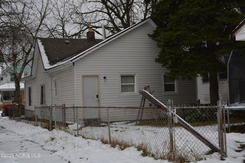 Tiny photo for 3319 Franklin Avenue, Toledo, OH 43608 (MLS # 10002006)