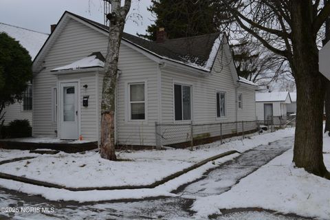 Photo of 3319 Franklin Avenue, Toledo, OH 43608 (MLS # 10002006)