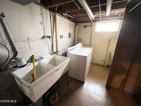 Tiny photo for 1922 Heatherdale Drive, Toledo, OH 43609 (MLS # 10005763)