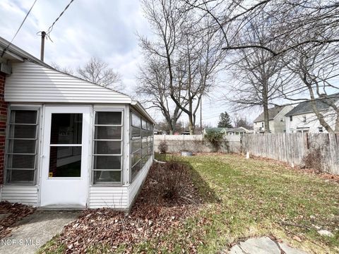 Tiny photo for 1922 Heatherdale Drive, Toledo, OH 43609 (MLS # 10005763)