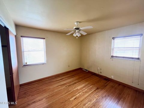 Tiny photo for 1922 Heatherdale Drive, Toledo, OH 43609 (MLS # 10005763)