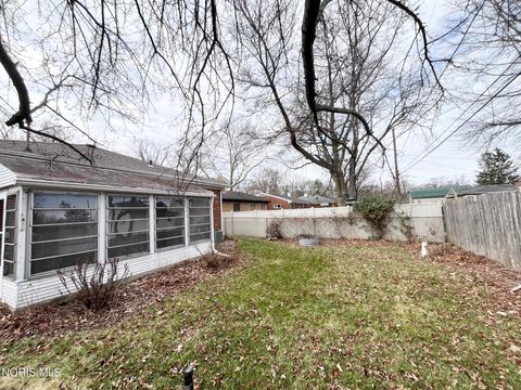 Tiny photo for 1922 Heatherdale Drive, Toledo, OH 43609 (MLS # 10005763)