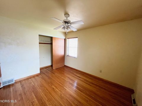 Tiny photo for 1922 Heatherdale Drive, Toledo, OH 43609 (MLS # 10005763)