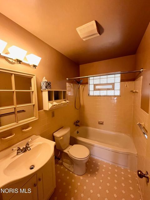 Tiny photo for 1922 Heatherdale Drive, Toledo, OH 43609 (MLS # 10005763)