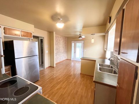 Tiny photo for 1922 Heatherdale Drive, Toledo, OH 43609 (MLS # 10005763)