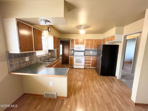 Tiny photo for 1922 Heatherdale Drive, Toledo, OH 43609 (MLS # 10005763)