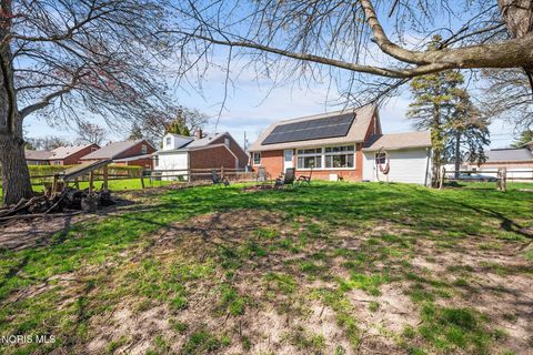 Tiny photo for 411 Hillside Drive, Rossford, OH 43460 (MLS # 10006290)