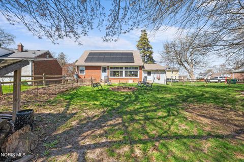 Tiny photo for 411 Hillside Drive, Rossford, OH 43460 (MLS # 10006290)