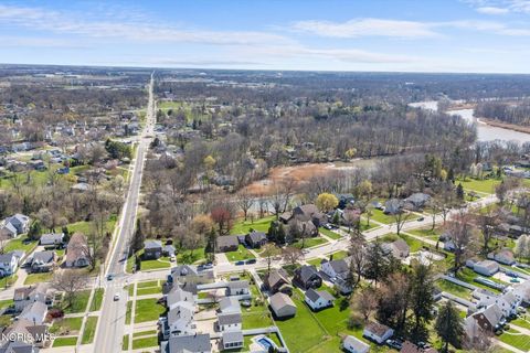 Tiny photo for 411 Hillside Drive, Rossford, OH 43460 (MLS # 10006290)