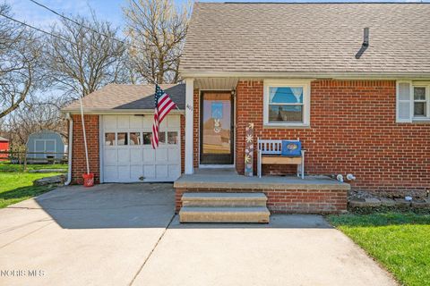 Tiny photo for 411 Hillside Drive, Rossford, OH 43460 (MLS # 10006290)