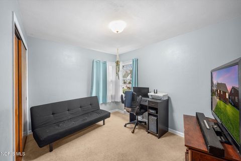 Tiny photo for 411 Hillside Drive, Rossford, OH 43460 (MLS # 10006290)