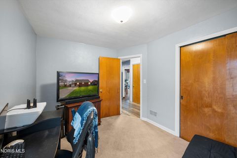 Tiny photo for 411 Hillside Drive, Rossford, OH 43460 (MLS # 10006290)