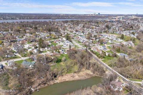 Tiny photo for 411 Hillside Drive, Rossford, OH 43460 (MLS # 10006290)