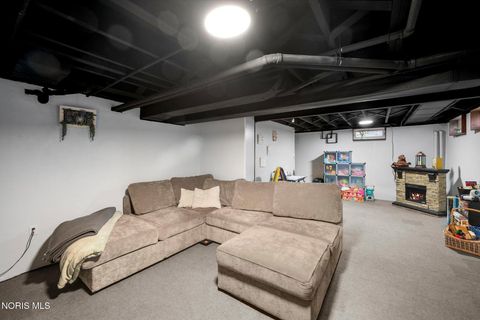 Tiny photo for 411 Hillside Drive, Rossford, OH 43460 (MLS # 10006290)