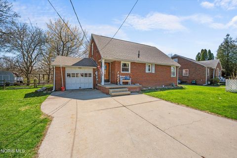 Tiny photo for 411 Hillside Drive, Rossford, OH 43460 (MLS # 10006290)