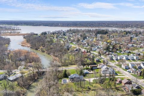 Tiny photo for 411 Hillside Drive, Rossford, OH 43460 (MLS # 10006290)