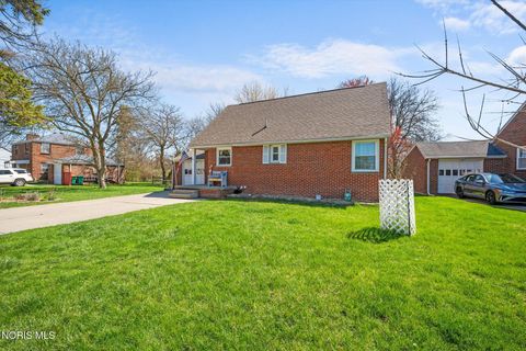 Tiny photo for 411 Hillside Drive, Rossford, OH 43460 (MLS # 10006290)