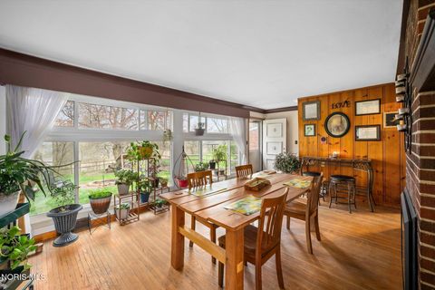 Tiny photo for 411 Hillside Drive, Rossford, OH 43460 (MLS # 10006290)