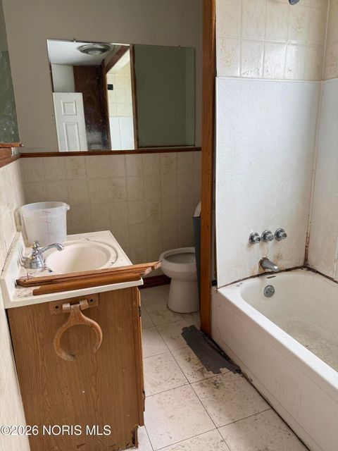 Tiny photo for 1219 Colburn Street, Toledo, OH 43609 (MLS # 10003564)