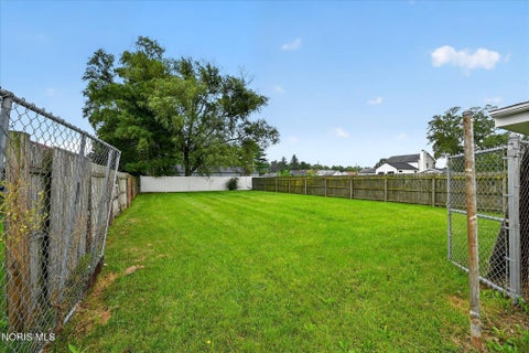 Tiny photo for 28992 Tracy Road, Walbridge, OH 43465 (MLS # 10011897)