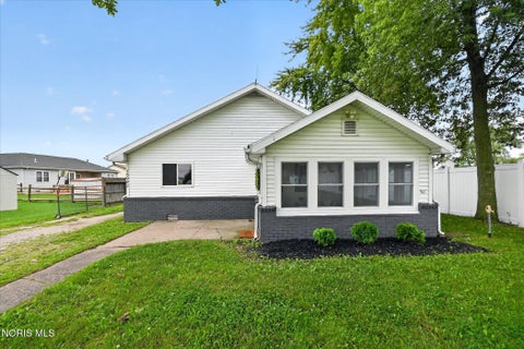 Tiny photo for 28992 Tracy Road, Walbridge, OH 43465 (MLS # 10011897)