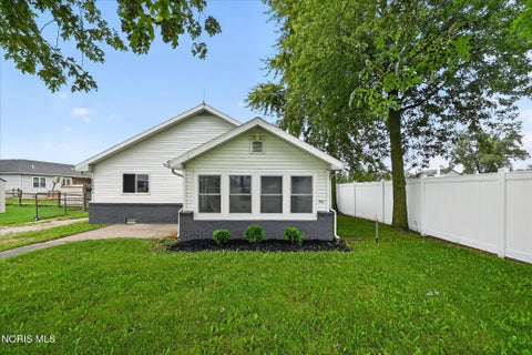 Tiny photo for 28992 Tracy Road, Walbridge, OH 43465 (MLS # 10011897)