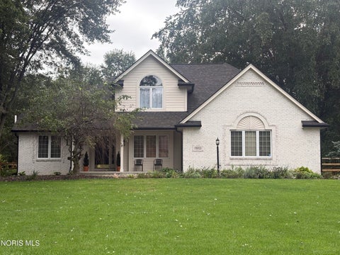 Photo of 11053 Birch Pointe Drive, Whitehouse, OH 43571 (MLS # 10013878)