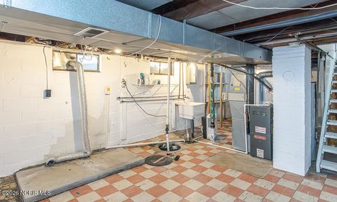 Tiny photo for 331 W Crawford Avenue, Toledo, OH 43612 (MLS # 10003747)